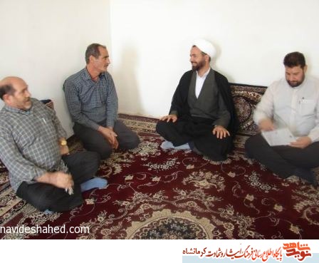 دیدار مدیر کل بنیاد شهید و امور ایثارگران استان کرمانشاه با آزادگان سرافراز شهرستان کنگاور+تصویر