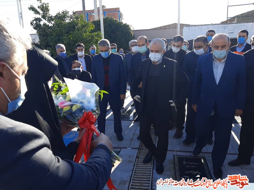 حضور رئیس بنیاد شهید و امور ایثارگران در گلزار شهدای شهرستان ساری