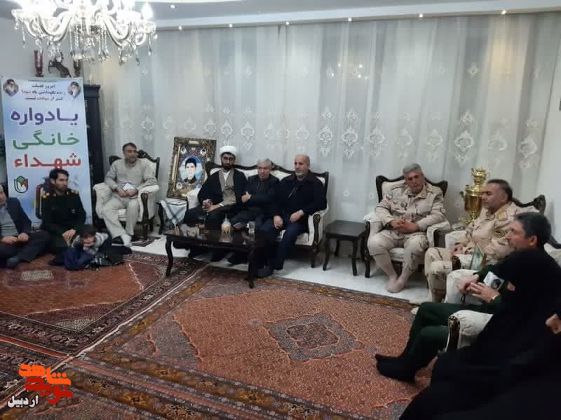 یادواره خانگی شهدا در منزل خانواده شهید «احمد جوادی»+عکس