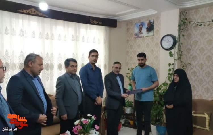 انسان های گلچین شده شهید می شوند