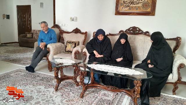 دیدار با خانواده شهدا معلم