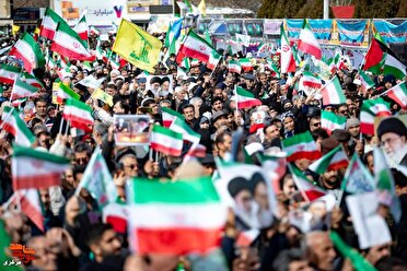 شکوه حضور مردم استان مرکزی در راهپیمایی ۲۲ بهمن / شهر اراک