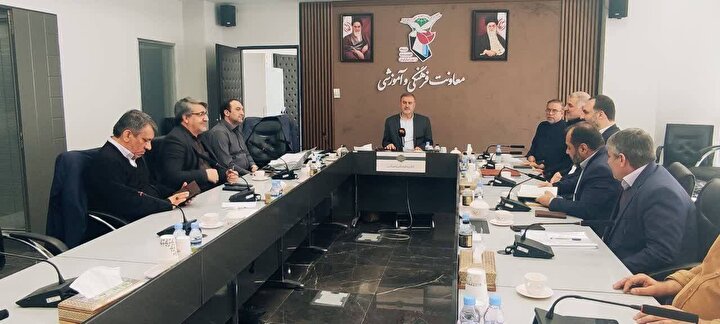 از تمام ظرفیت‌ها برای حمایت از تولید و عرضه آثار فرهنگی فاخر و متعهد استفاده می کنیم