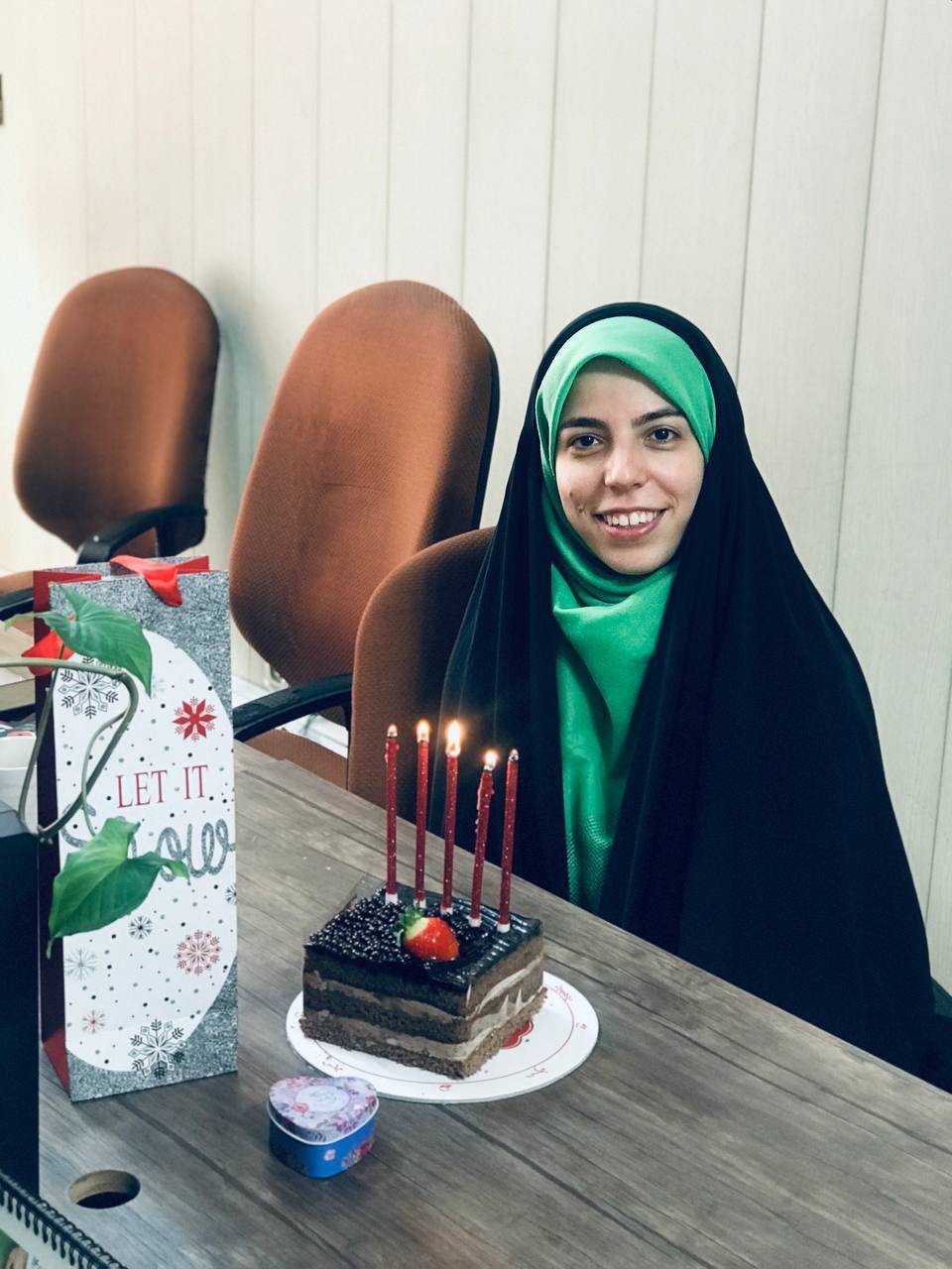 دختری که نخواست از نام پدرش استفاده کند؛ روایت‌هایی از خبرنگار شهید، فرشته باقری