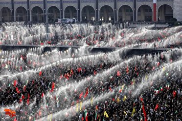 تهران در سوگ؛ روایتی از حضور حماسی مردم در آیین وداع با پیکر رهبر شهید+ تصاویر