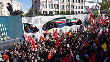 گزارش تصویری نوید شاهد از مراسم تشیع پیکر مطهر رهبر شهید در مشهد مقدس