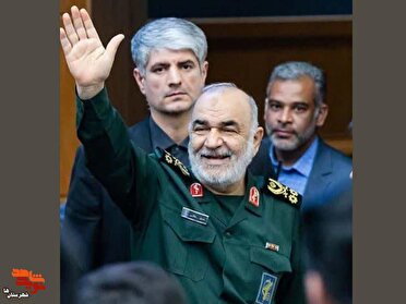دوست دارم زمان شهادتم بگویند؛ محافظ سردار سرلشکر شهید سلامی، با خودشان پر کشید
