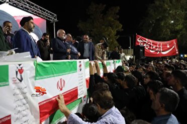 فیلم| آیین وداع با پیکر ۶ شهید حمله دشمن آمریکایی در آغاجری