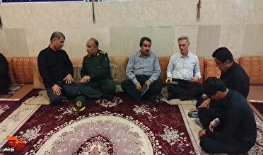 دیدار مدیرکل بنیاد شهید بوشهر با خانواده شهدای حمله جنایتکارانه آمریکا به جنوب کشور