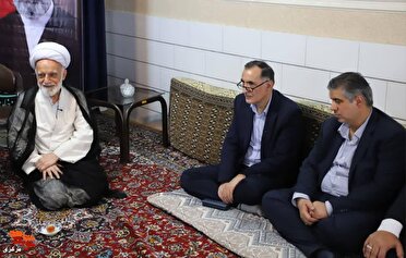معاون رئیس‌جمهور در دیدار با نماینده ولی‌فقیه در استان مرکزی: اولویت بنیاد شهید، حمایت ویژه از جامعه ایثارگری است