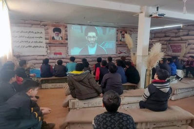 بازدید دانش‌آموزان مدرسه میرزا کوچک‌خان شهرستان سمنان از مرکز فرهنگی و موزه دفاع مقدس استان سمنان- بیست و سوم اسفندماه ۱۴۰۲
